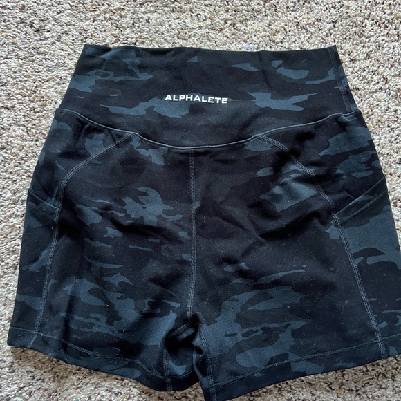 Alphalete short 4 in 1 size M - Picture 8 of 11